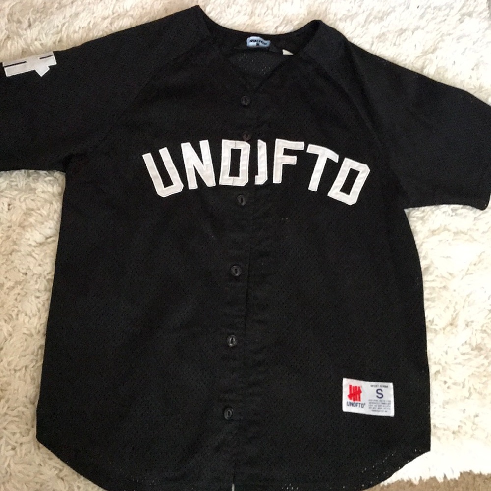 Baseball tee